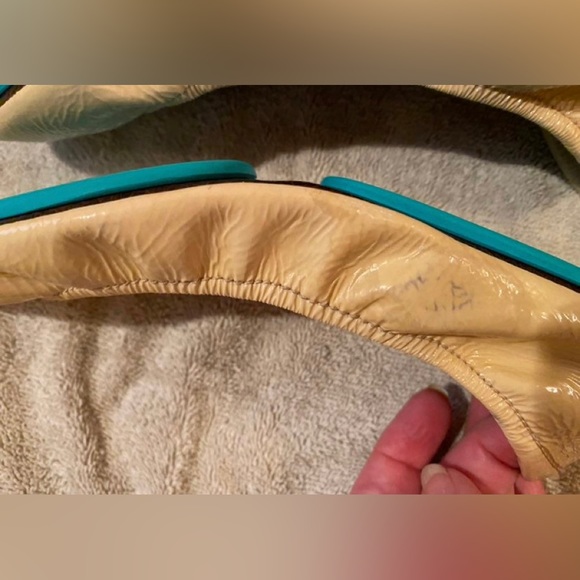 Tieks  biscotti cream patent leather size 11 - Picture 2 of 6